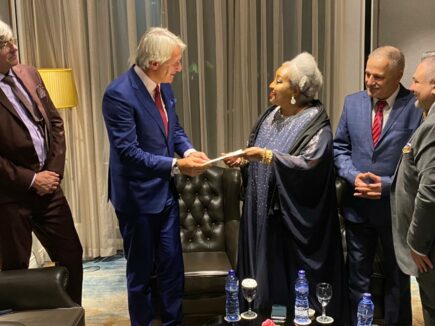 His Excellency Minister Emad Tareq Aljanabi, President of AACID, honors Her Majesty Queen Sheba, Vice President of the Council<br><br>17 Oct 2021 to 01 Nov 2021 &#8211; The official delegation of the Arab-African Council and the Swiss organization REFAI-NGO to Central Africa